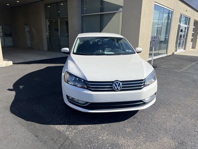 2015 Volkswagen Passat 1.8T Limited