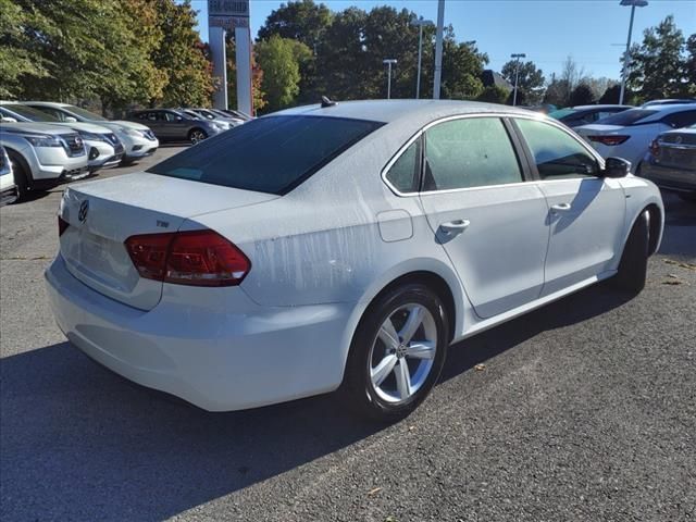 2015 Volkswagen Passat 1.8T Limited