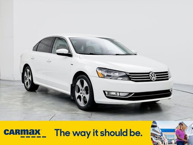 2015 Volkswagen Passat 1.8T Limited