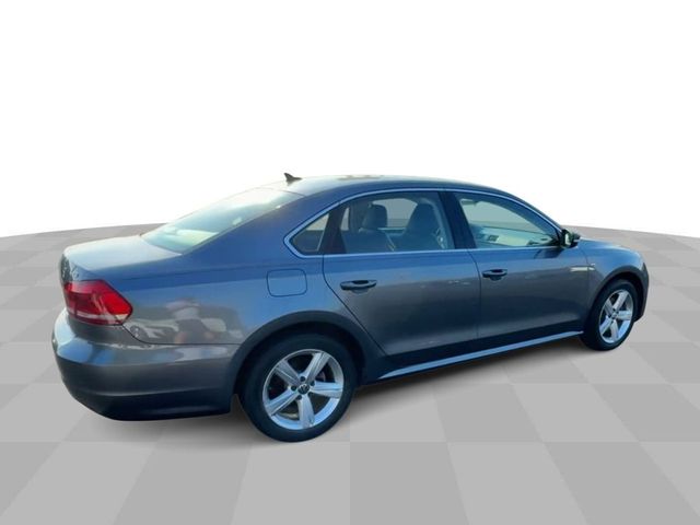 2015 Volkswagen Passat 1.8T Limited