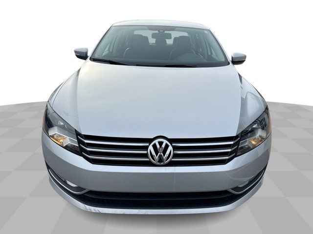 2015 Volkswagen Passat 1.8T Limited