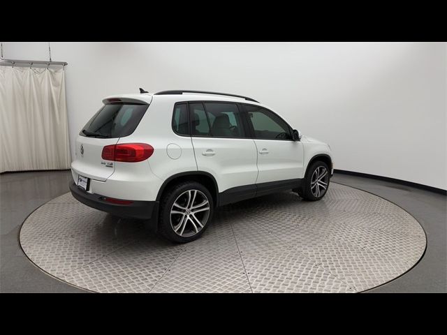 2015 Volkswagen Tiguan SE