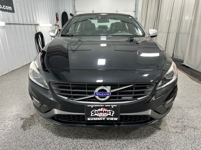 2015 Volvo S60 T6 R-Design