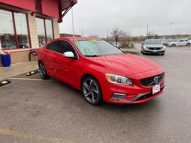 2015 Volvo S60 T6 R-Design