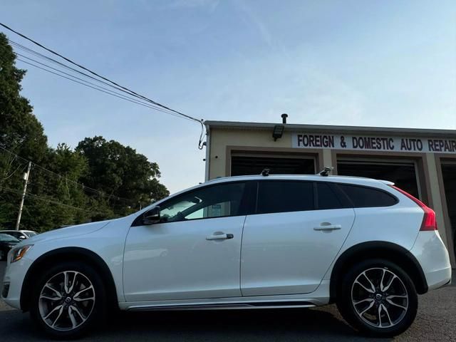 2015 Volvo V60 Cross Country T5