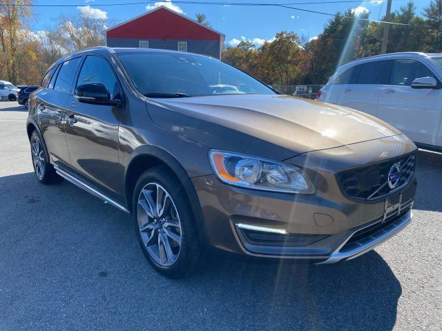 2015 Volvo V60 Cross Country T5