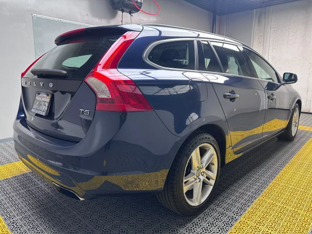 2015 Volvo V60 T5 Drive-E Platinum