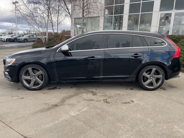 2015 Volvo V60 T6 R-Design Platinum