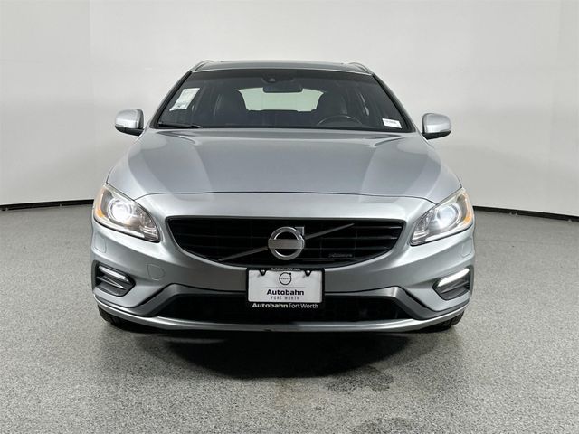 2015 Volvo V60 T6 R-Design Platinum