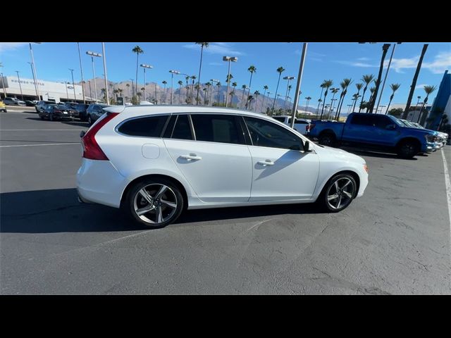 2015 Volvo V60 T6 R-Design Platinum