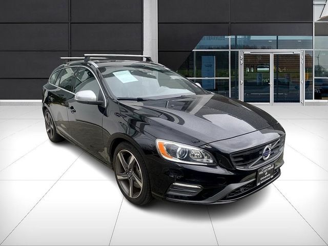 2015 Volvo V60 T6 R-Design Platinum