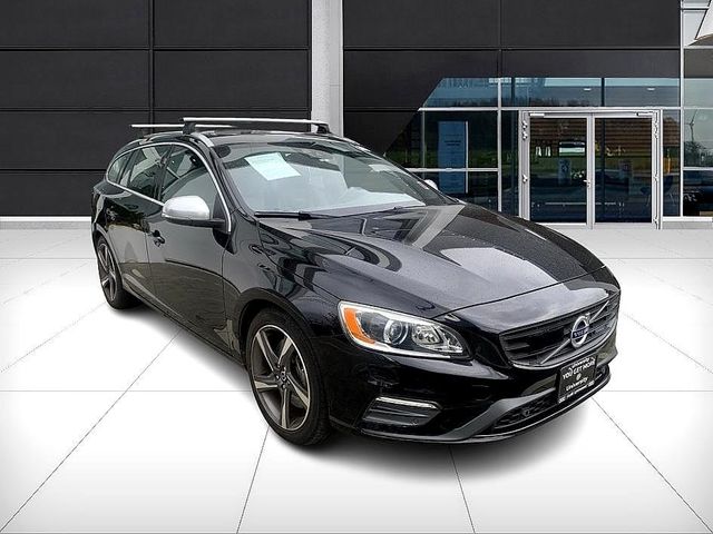 2015 Volvo V60 T6 R-Design Platinum