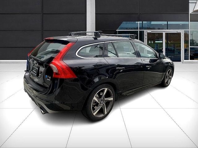 2015 Volvo V60 T6 R-Design Platinum