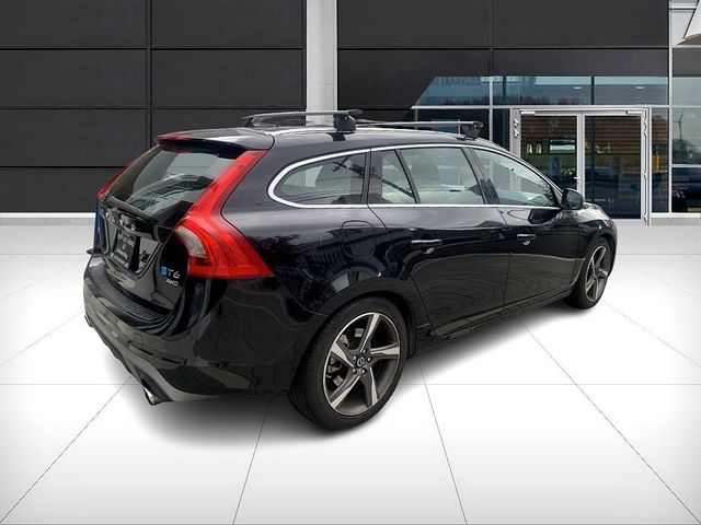 2015 Volvo V60 T6 R-Design Platinum