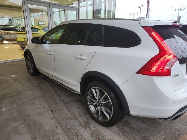 2015 Volvo V60 Cross Country T5