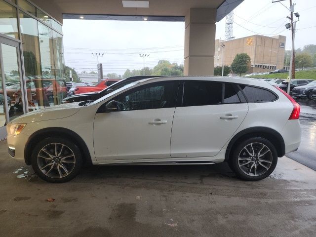 2015 Volvo V60 Cross Country T5