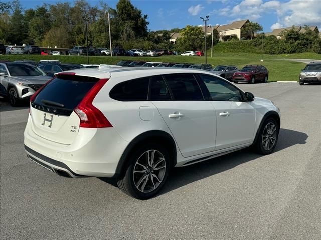 2015 Volvo V60 Cross Country T5