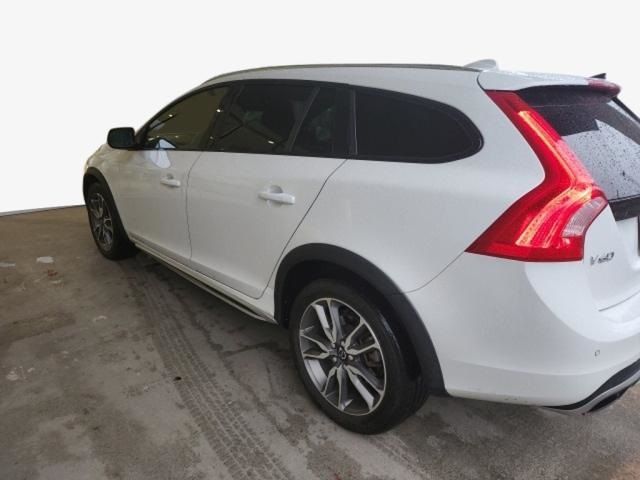 2015 Volvo V60 Cross Country T5