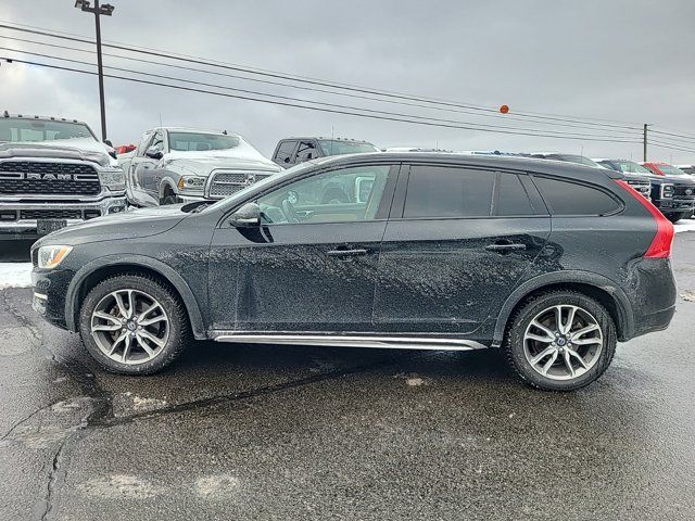 2015 Volvo V60 Cross Country T5