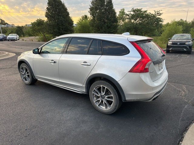 2015 Volvo V60 Cross Country T5