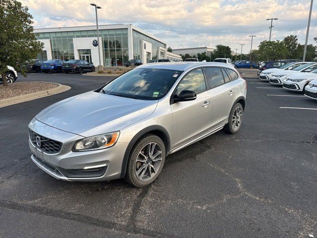 2015 Volvo V60 Cross Country T5