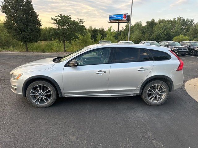 2015 Volvo V60 Cross Country T5