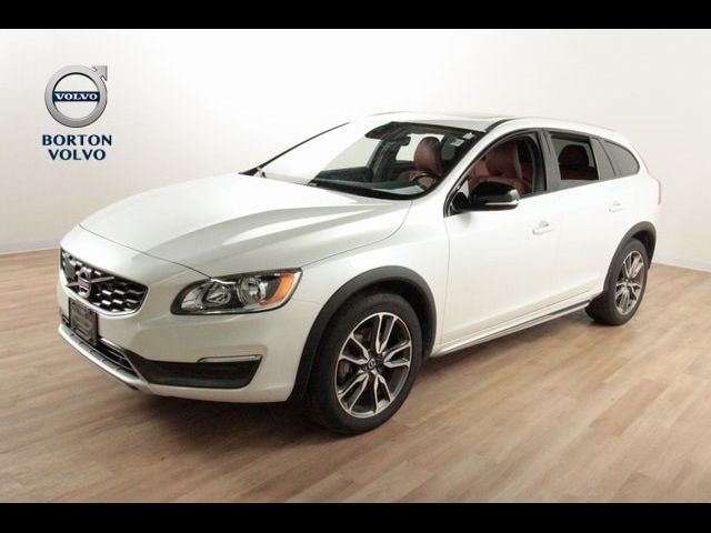 2015 Volvo V60 Cross Country T5