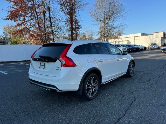 2015 Volvo V60 Cross Country T5