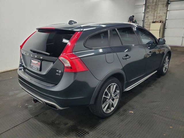 2015 Volvo V60 Cross Country T5 Platinum