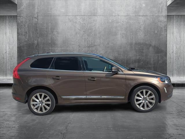 2015 Volvo XC60 T6 Platinum