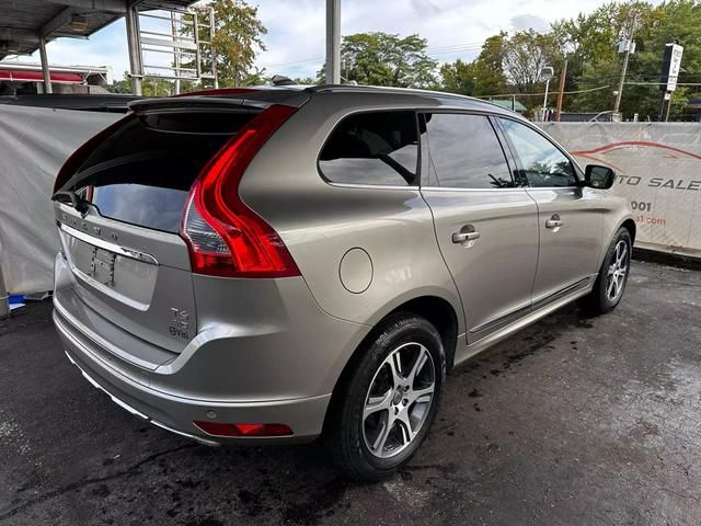 2015 Volvo XC60 T6 Platinum