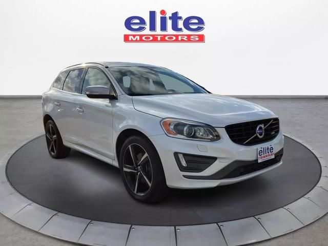 2015 Volvo XC60 T6 R-Design Platinum