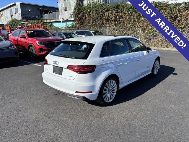 2016 Audi A3 e-tron Premium Plus