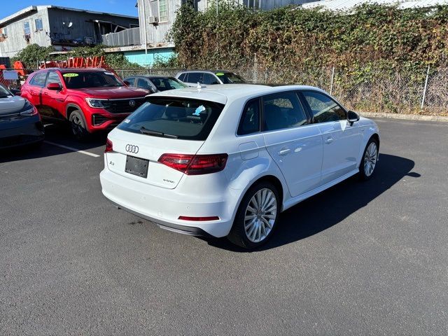 2016 Audi A3 e-tron Premium Plus