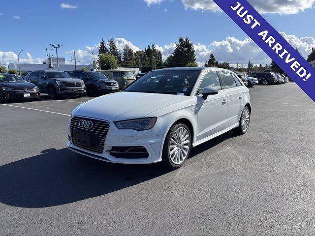 2016 Audi A3 e-tron Premium Plus