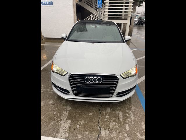 2016 Audi A3 e-tron Premium Plus