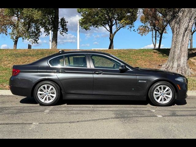 2016 BMW 5 Series 528i