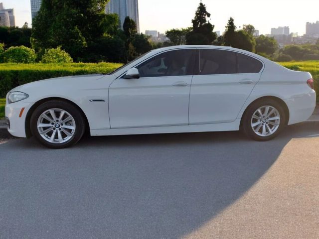 2016 BMW 5 Series 528i