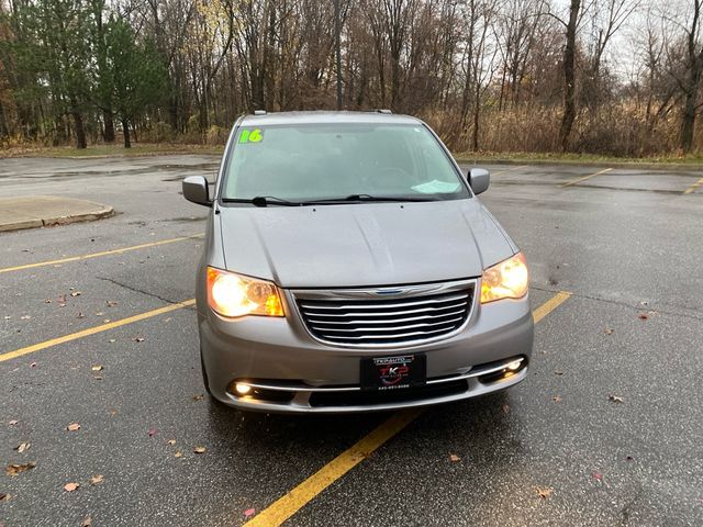 2016 Chrysler Town & Country Touring