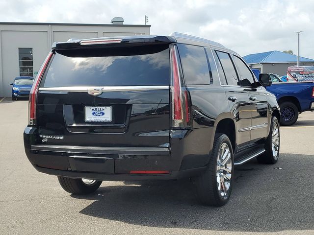 2016 Cadillac Escalade Luxury Collection