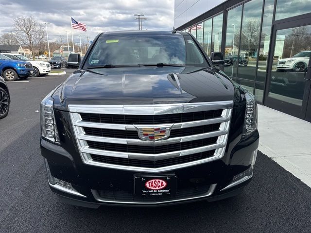 2016 Cadillac Escalade Luxury Collection