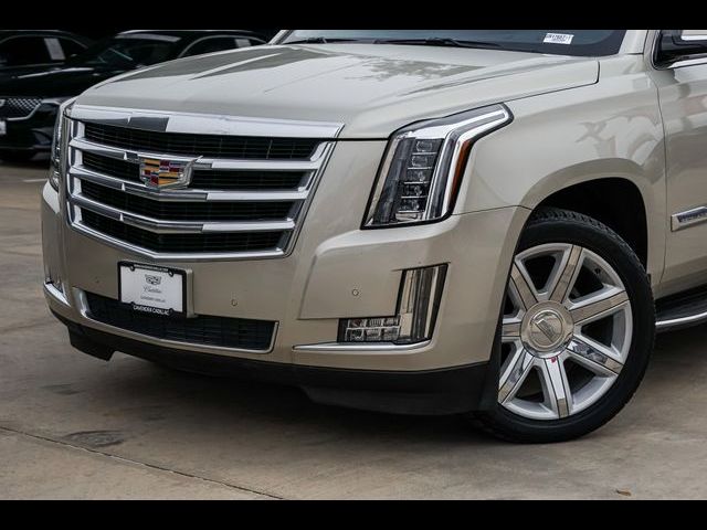 2016 Cadillac Escalade Luxury Collection