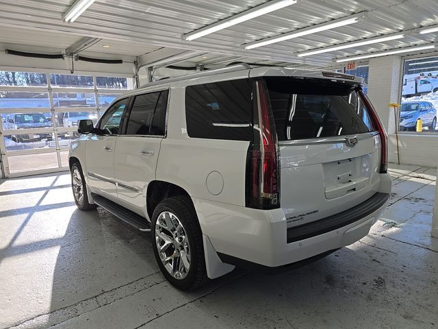 2016 Cadillac Escalade Luxury Collection