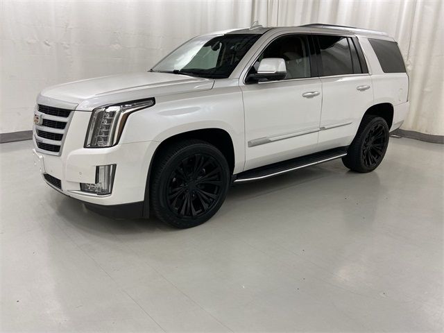 2016 Cadillac Escalade Luxury Collection