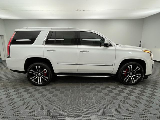 2016 Cadillac Escalade Luxury Collection