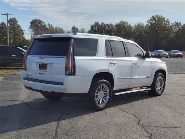 2016 Cadillac Escalade Luxury Collection