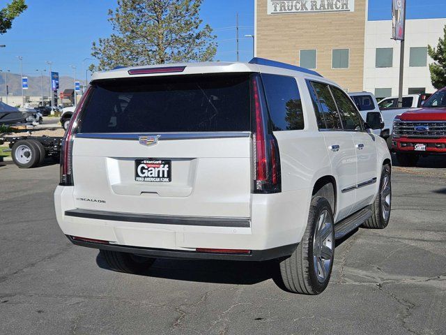 2016 Cadillac Escalade Luxury Collection