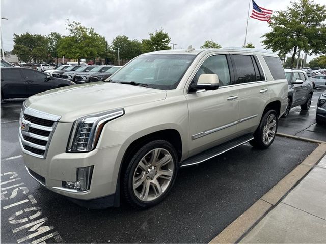 2016 Cadillac Escalade Luxury Collection