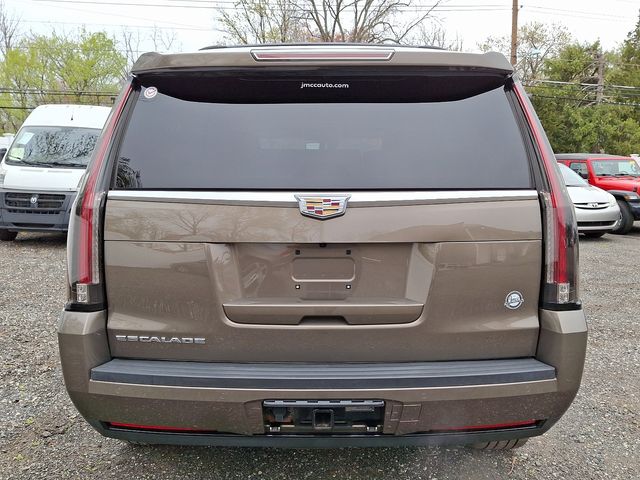 2016 Cadillac Escalade Luxury Collection