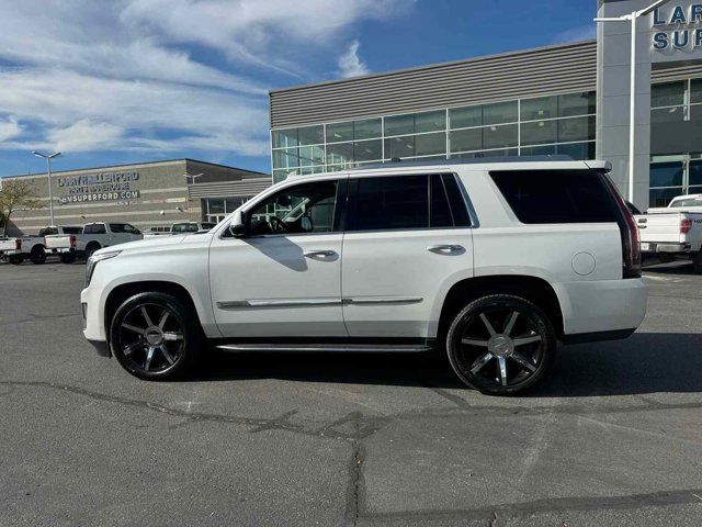 2016 Cadillac Escalade Luxury Collection